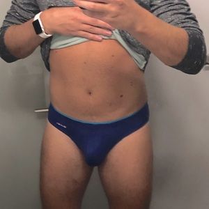 2xist briefs. Size medium. Purple.